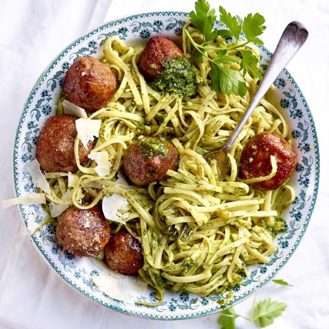 Pasta pesto met veggieballen