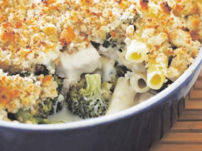 Pastaschotel met kip en broccoli