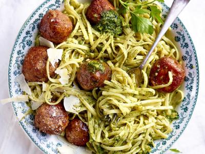 Pasta pesto met veggieballen